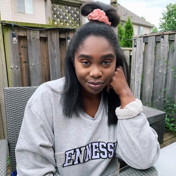 Meet your Posher, Jenna - Picture 1 of 1